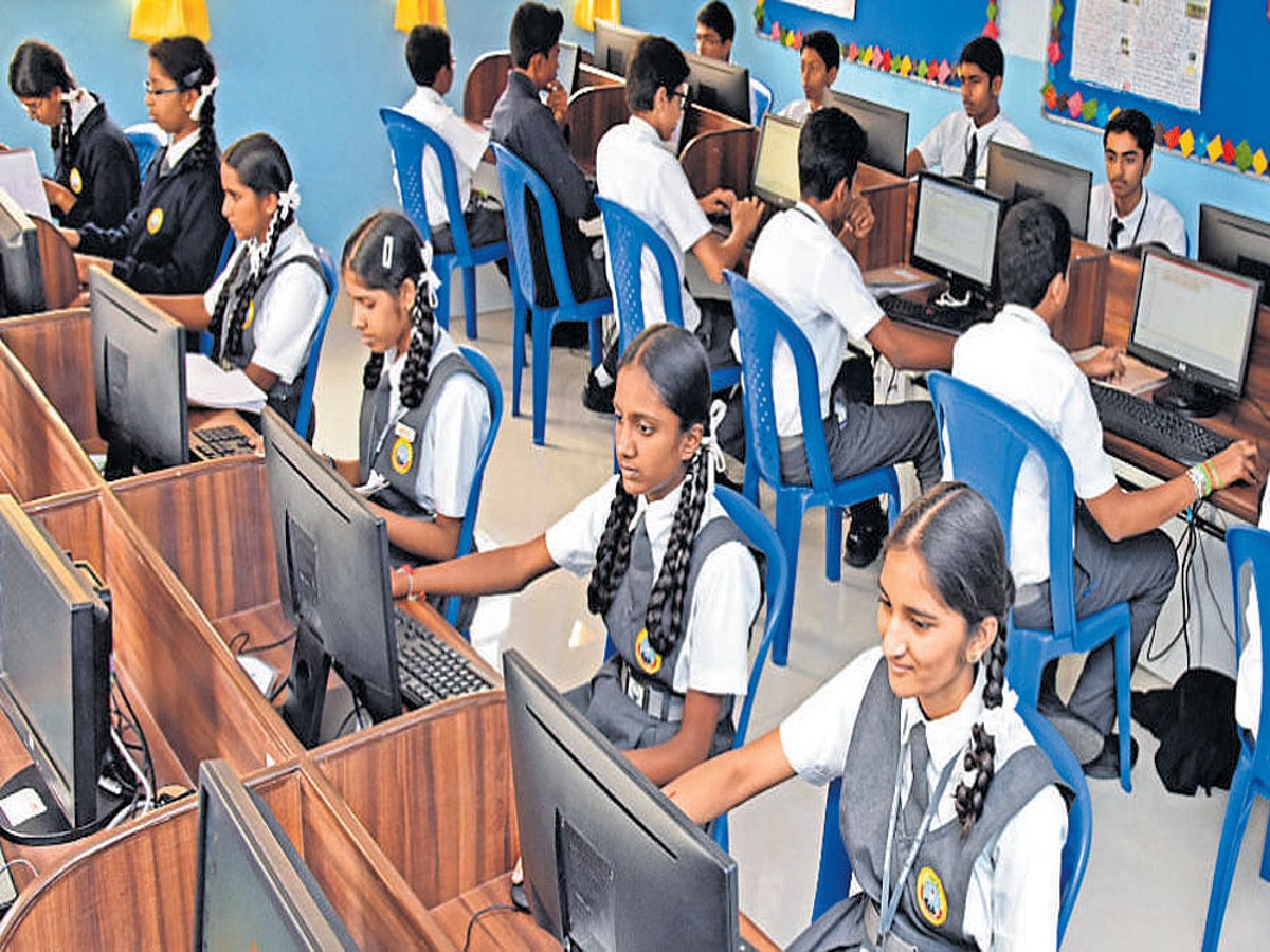 How technology helps students study better