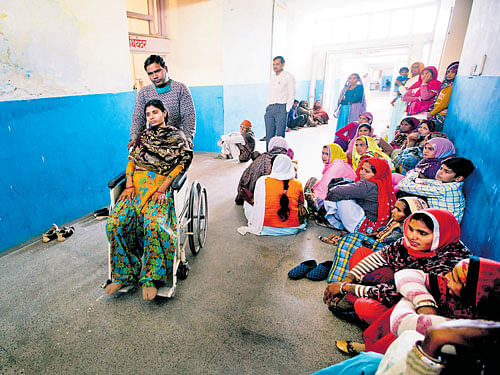 Patients seeking to undergo elective surgeries under Vajpayee Arogyashree, Rajiv Arogya Bhagya and Jyothi Sanjeevini healthcare schemes are suffering. File Photo for rerpesentation.