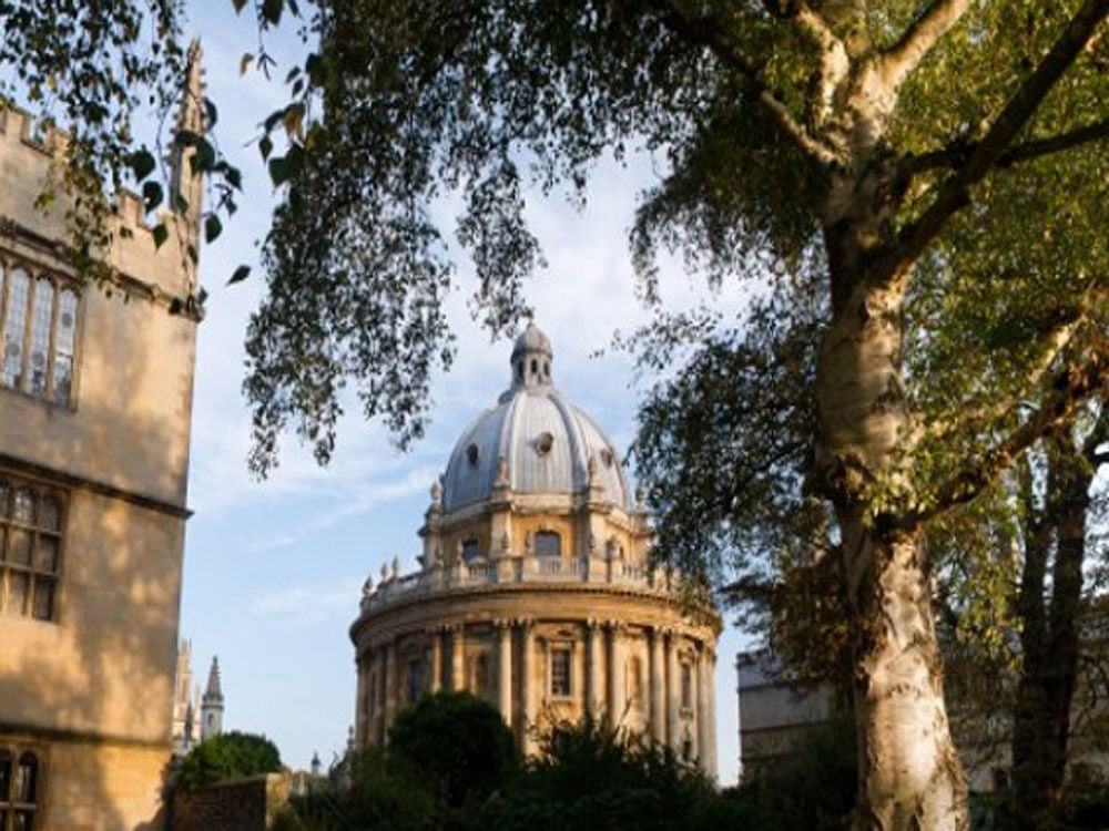 Oxford University college. Screen grab.