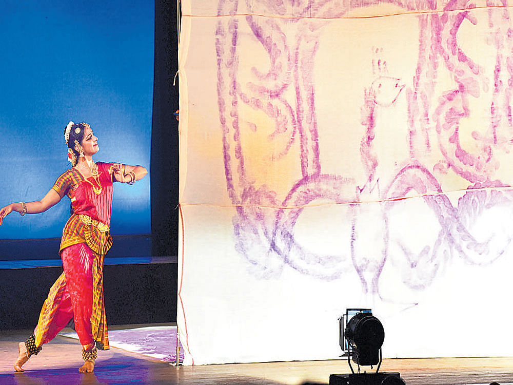 UNIQUE MOVES Anuradha Vikranth performing 'Mayura Sandesha'. DH PHOTO