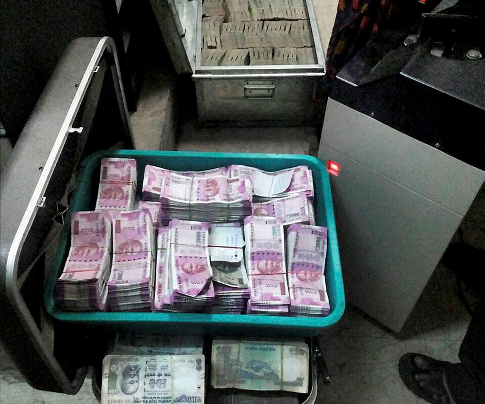 Income tax raids on the houses of a minister and a Congress leader have led to the unearthing of Rs 162.06 crore in undisclosed income. Representaion image