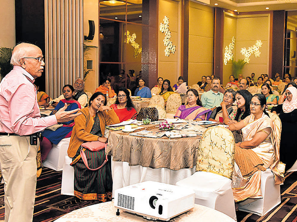 Educationist Dr B M Hegde speaks at principals' conference organised by Deccan Herald Newspaper in Education (DHiE) in Bengaluru on Monday. DH PHOTO