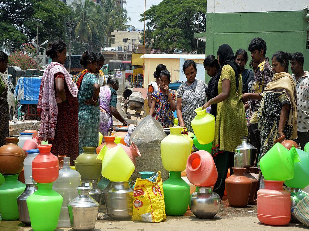 BWSSB chairman Tushar Girinath confirmed to DH the plans to pump water from the dead storage and said the board had also prepared tenders to sink 300 borewells in addition to the 8,000 existing and functional borewells in the city.  DH FIle Photo