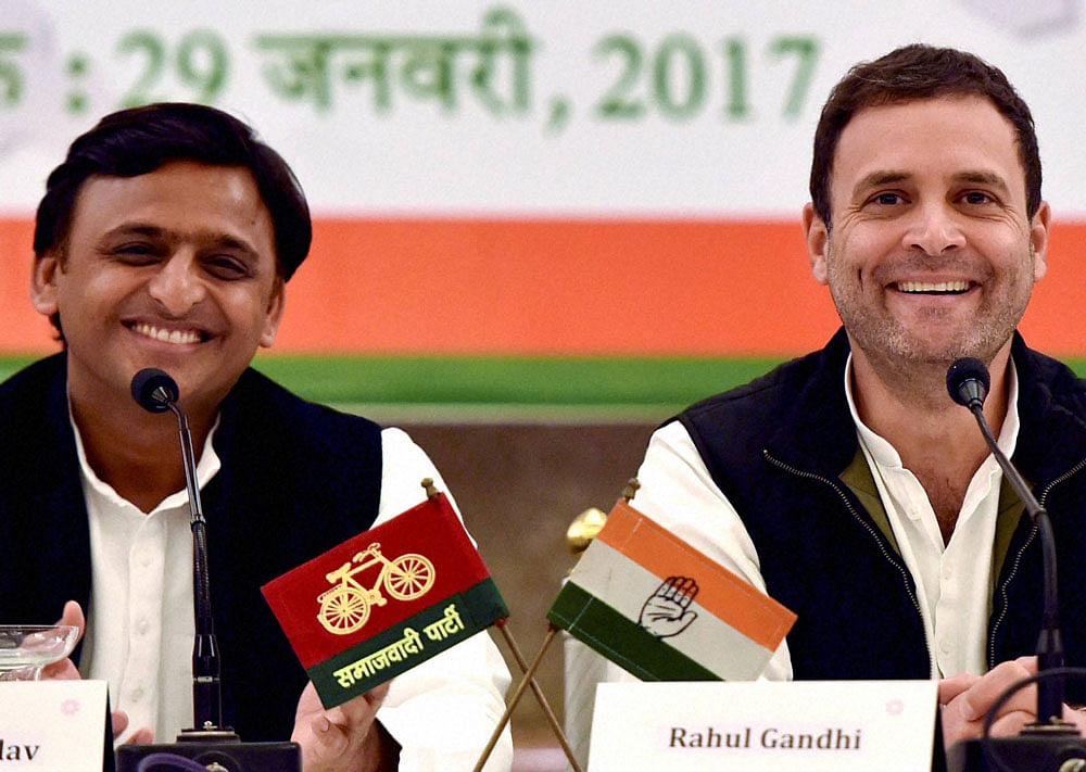 Uttar Pradesh Chief Minister and Samajwadi Party President Akhilesh Yadav and Congress Vice President Rahul Gandhi during a joint press conference in Lucknow on Sunday. PTI Photo