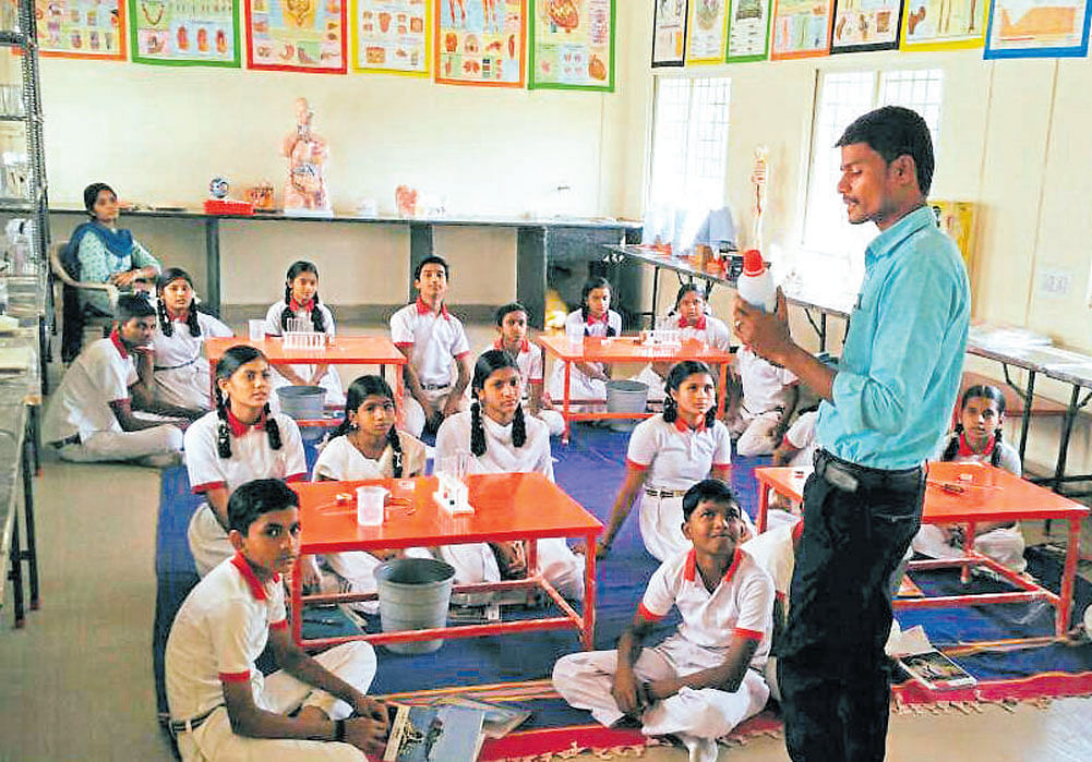 A national alliance of private low-cost schools has sought the Central government to keep them in a distinct category of schools and also to relax rules to run classes. DH file photo