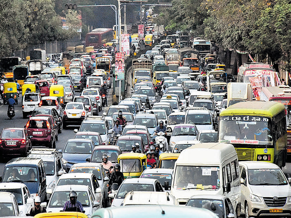 Traffic speeds in the entire city including CBD and the outskirts is 20.4 kmph. This is lower than the national average that stands at 22.7 kmph, according to a study. DH FILE PHOTO