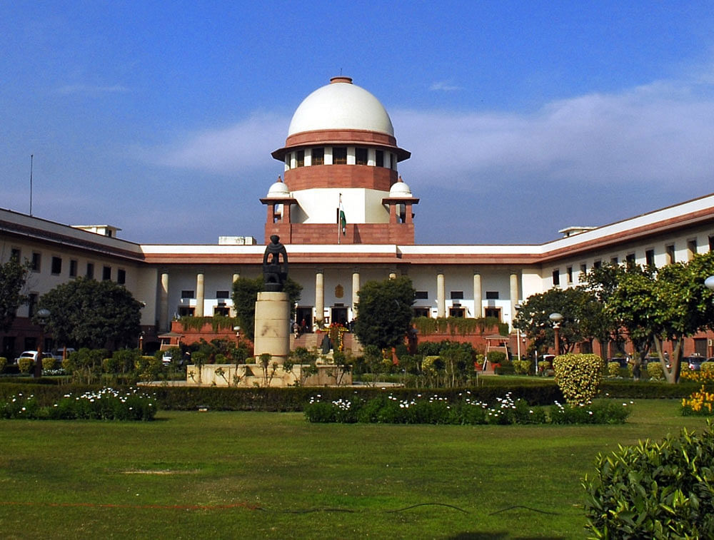 The apex court has turned the alleged contemptuous letters written by Justice Karnan against the Madras HC Chief Justice which were addressed to the CJI, Prime Minister and others, into contempt proceedings against him. DH file photo