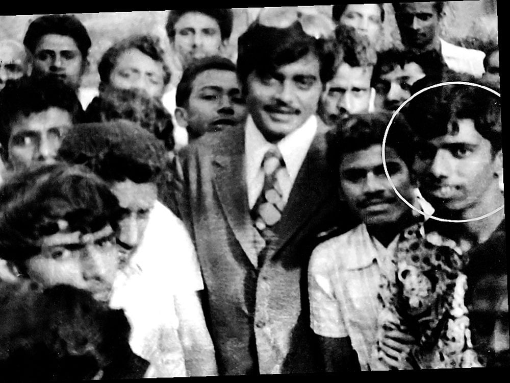 reminiscing The author (extreme right) with actor Shatrughan Sinha, and some of his classmates.