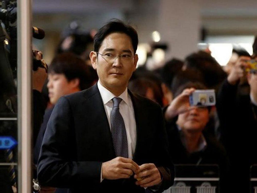 He was already being held at a detention centre after appearing in court yesterday as judges deliberated whether to issue an arrest warrant. Lee, the son of the Samsung group boss Lee Kun-Hee, has been quizzed several times over his alleged role in the scandal that has rocked the nation. The 48-year-old, described as a key suspect in the scandal, narrowly avoided being formally arrested last month, after the court ruled there was insufficient evidence. But prosecutors on Tuesday made a second bid for his arrest, saying they had collected more evidence in recent weeks. Picture courtesy Twitter