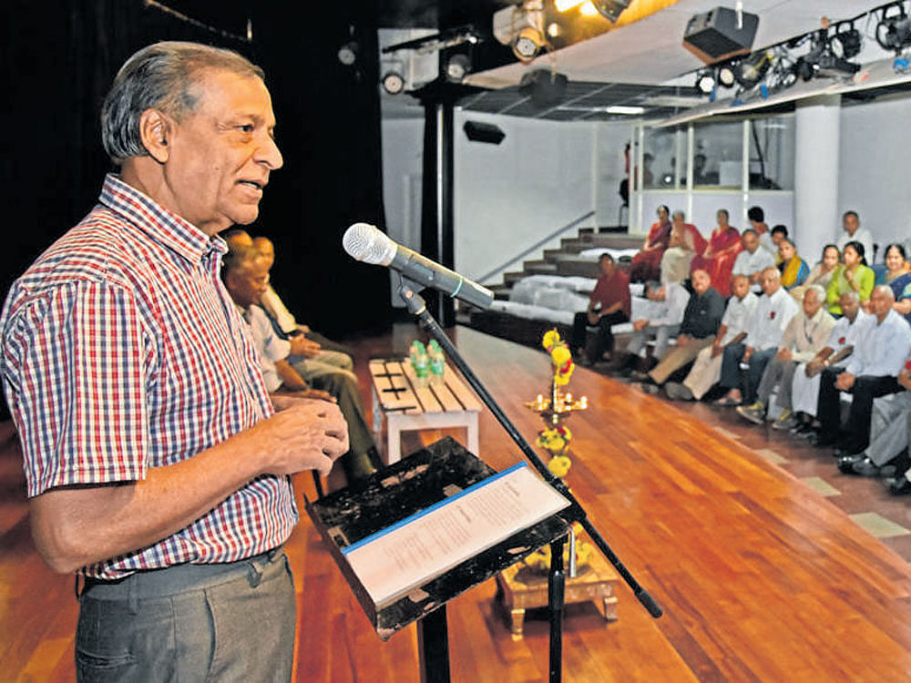 concerned Actor and environmentalist Suresh Heblikar speaking at the event.