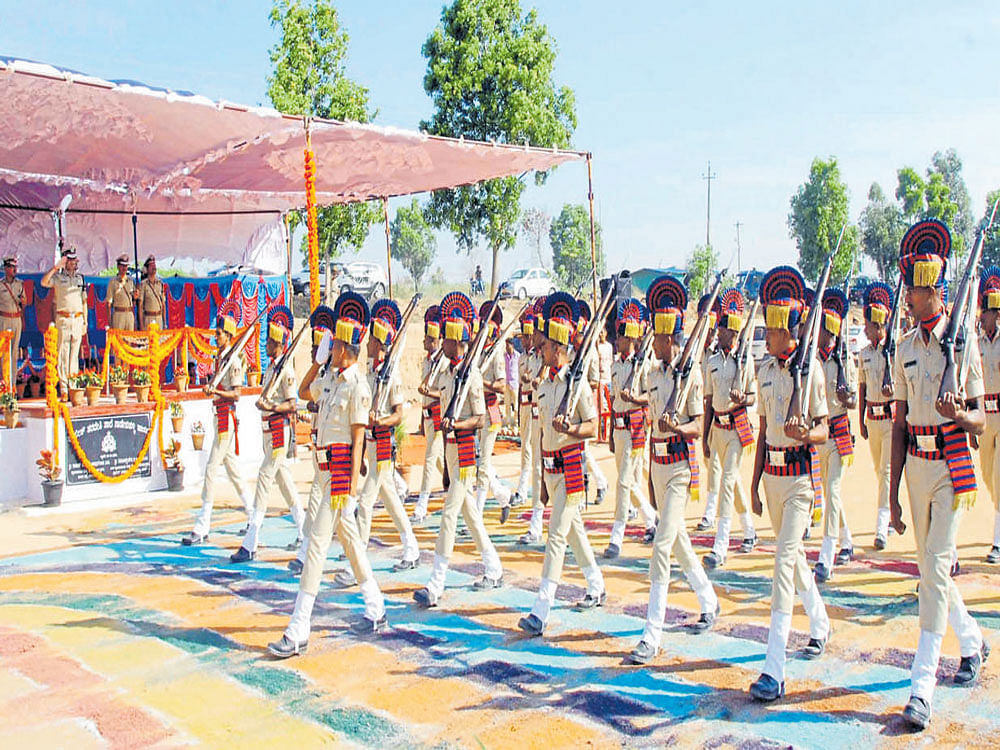 The passing out parade of the first batch of civil police probationers was held at Gadenahalli in Hassan taluk on Wednesday.