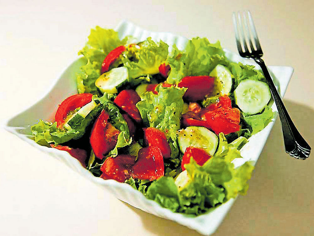 cooling Garden fresh salad