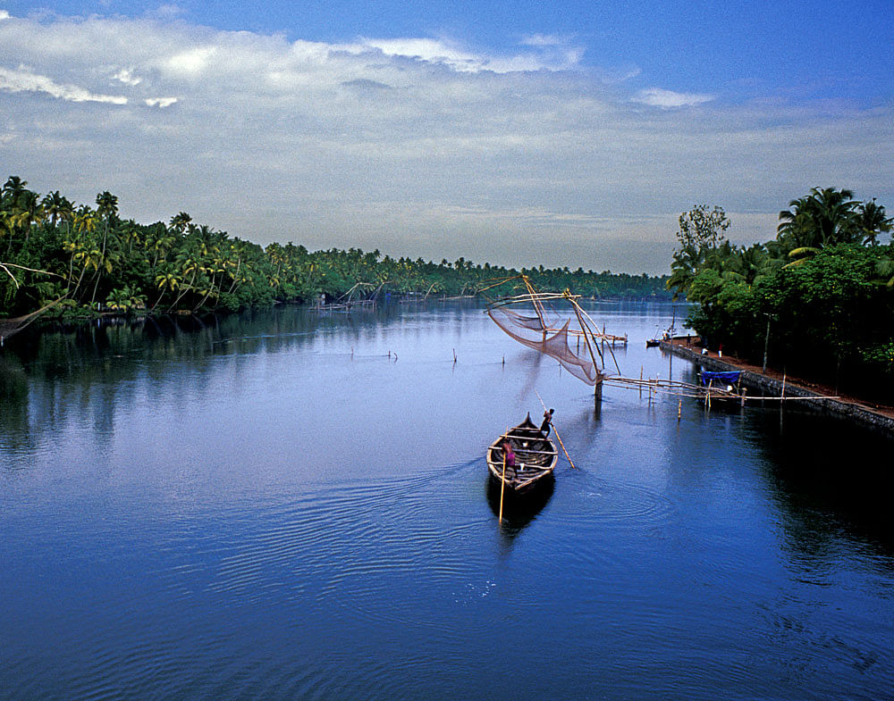 Scenic: Backwaters of Kodungallur. Photos by author