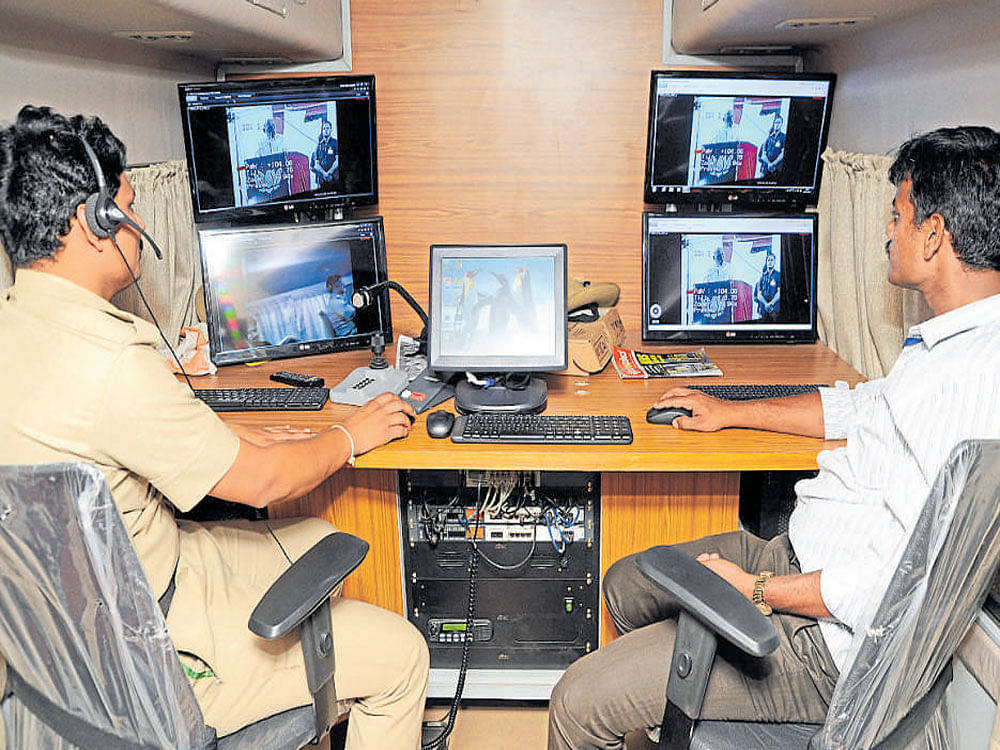 The police will shortly add 679 CCTV cameras with analysis and scanning facility across the city. The cameras will be connected to the control room. The staff automatically get footage from cameras installed in nearby areas from where calls originate. DH FILE PHOTO
