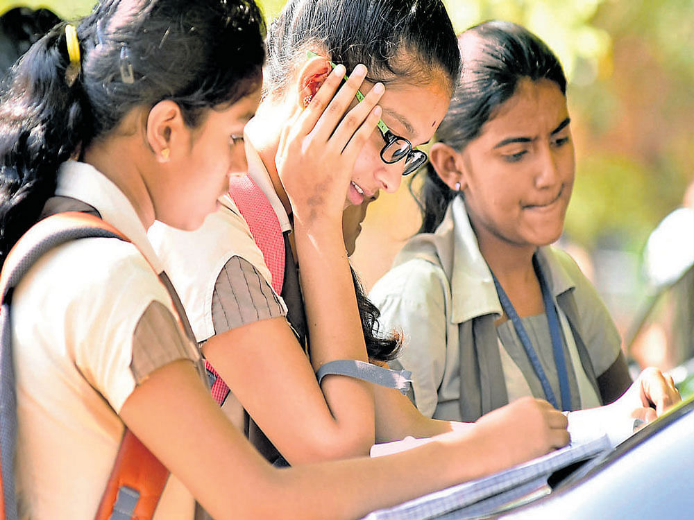 Tweaking the continuous and comprehensive evaluation (CCE) system, the CBSE has separated assessment of the students' performance in co-scholastic areas from that of the scholastic areas for Classes VI to IX. DH file photo