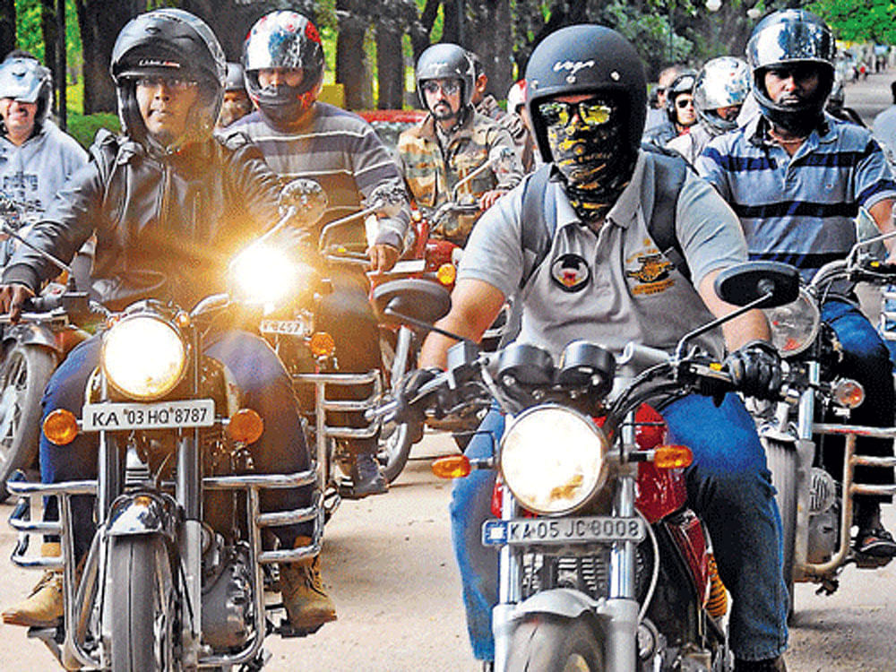 Two-wheeler cos need more time to sell BS III inventory. DH file photo