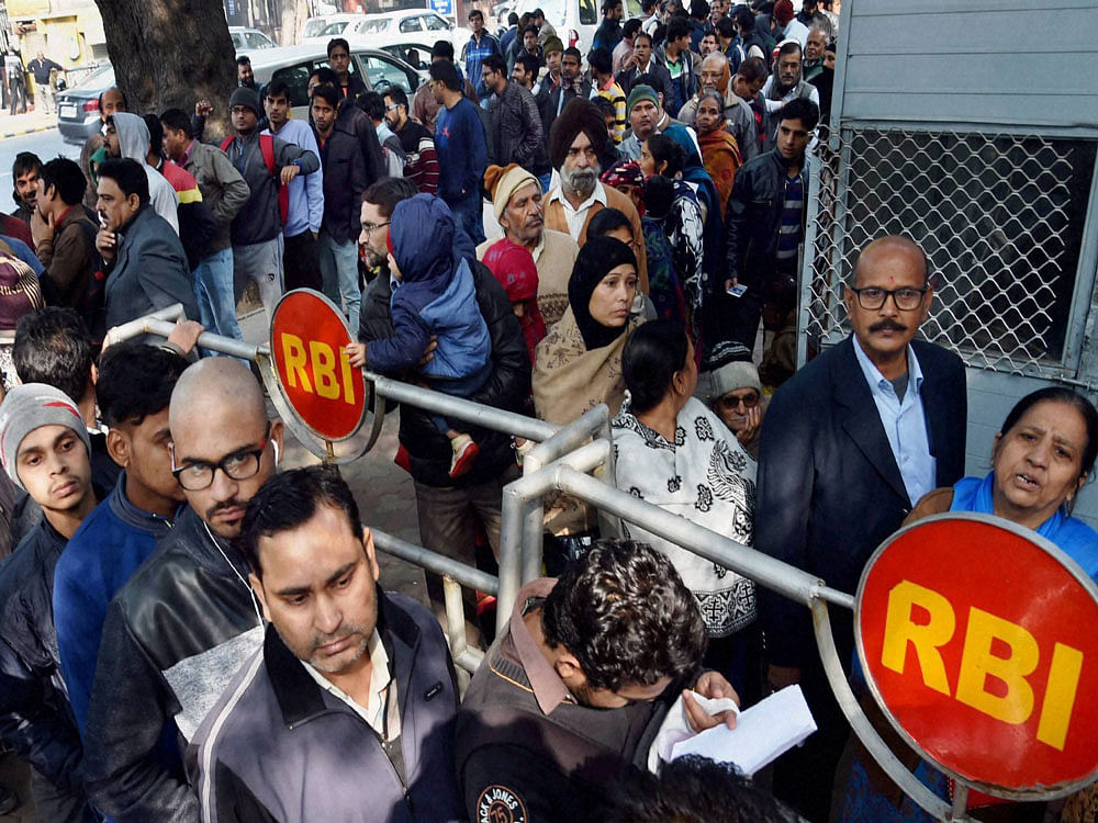 Long serpentine queues of people were seen outside five RBI offices in Mumbai, Delhi, Kolkata, Chennai and Nagpur -- the designated offices for exchange of scrapped notes -- today. PTI File Photo
