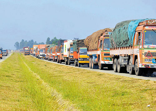 Though the truckers have assured that the supply of essential items like fruits, vegetables, milk and medicines will not be affected, those in the market are skeptical. DH File Photo