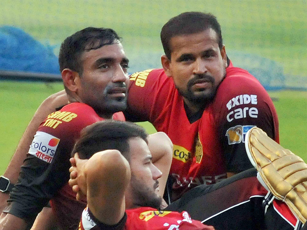 KKR players Yusuf Pathan and Robin Uthappa (L) during a practice session for the upcoming IPL tournament at Eden Gardens in Kolkata on Monday. PTI Photo