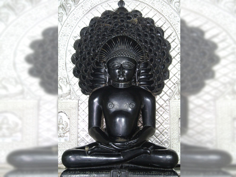 Parshwanatha idol