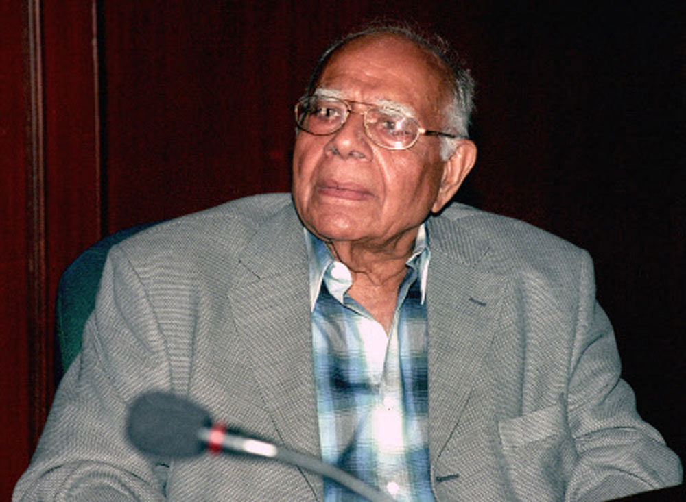 Jethmalani now says if Kejriwal cannot afford to pay his fee, he would not charge the politician to defend him in court. DH File Photo