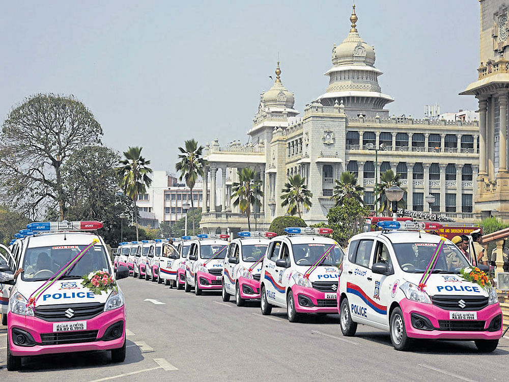 Pink Hoysala patrol vehicles lined up on the Vidhana Soudha premises before their launch on Monday. DH photo