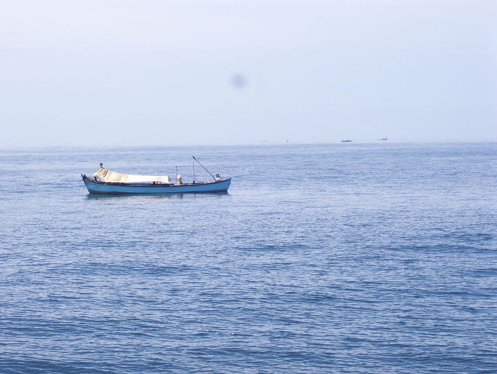 As per the information coming in, PMSA boats rushed towards the Indian waters to capture eight Indian fishing boats. As the boats were being taken to Karachi coast, one of them 'Mehnoor' broke down and a mechanised Pakistani boat collided with it. DH file photo