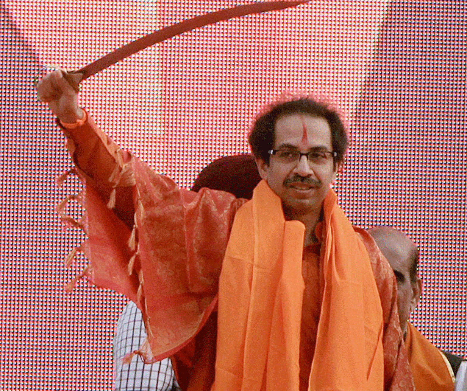 The Shiv Sena chief threw a jab at the BJP's hesitance to back Mohan Bhagwat's Presidential candidature. Photo credit: PTI.