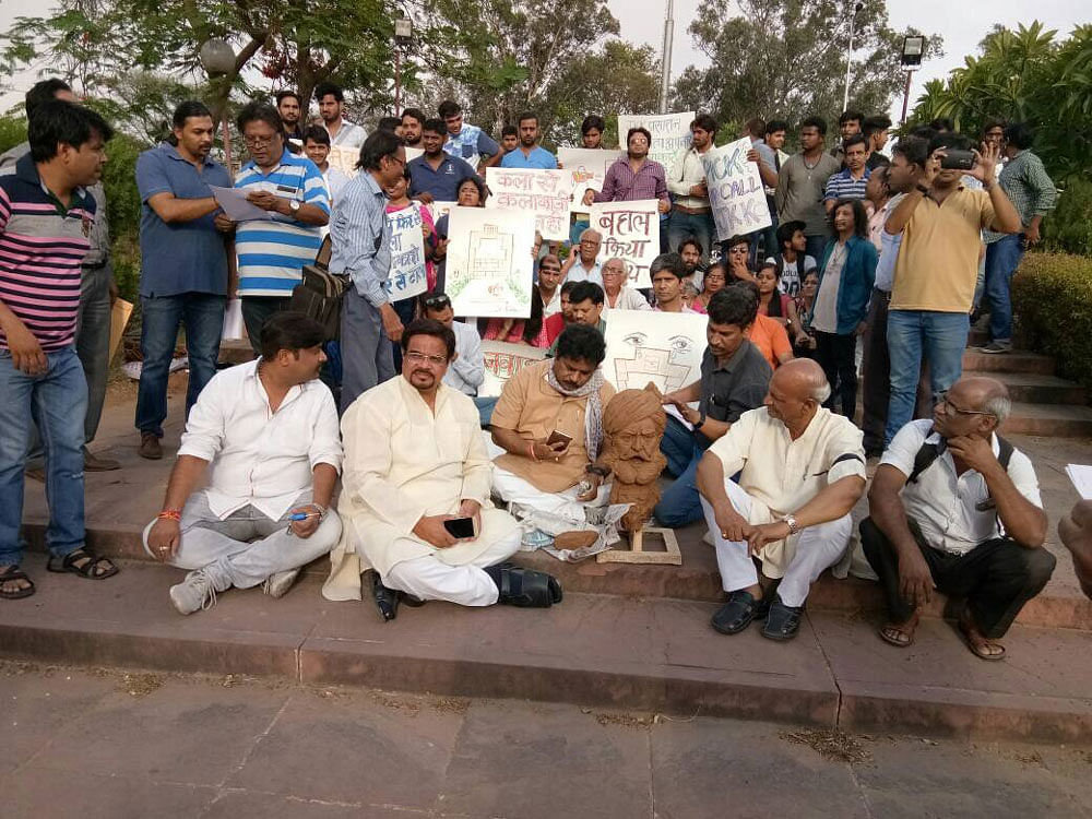 Over 150 artists from all over Rajasthan including Padma Awardees staged a protested against the Rajasthan government for unlawfully altering the constitution of Jawahar Kala Kendra DH photo
