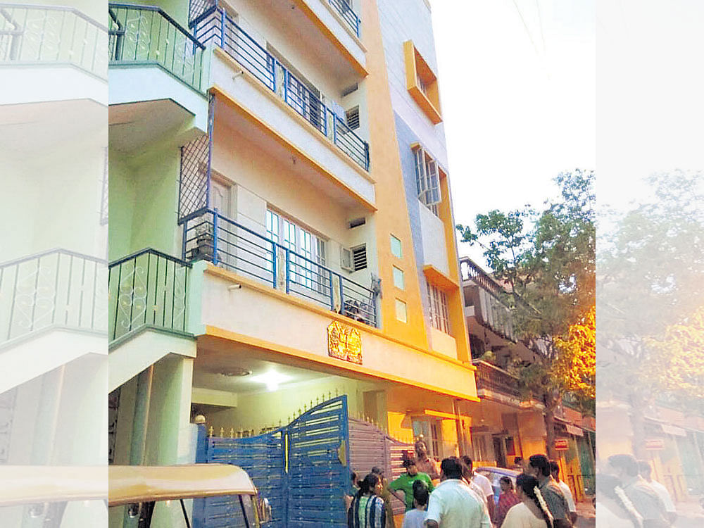 The residential building in  Rajajinagar 'E' Block, where  two-year-old R Manish fell to his death  from the fourth floor on Thursday. dh photo