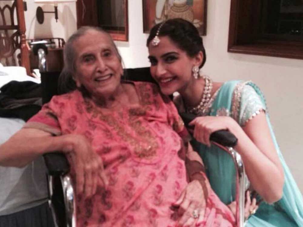 Actress Sonam Kapoor and her maternal grandmother. Image courtesy Twitter