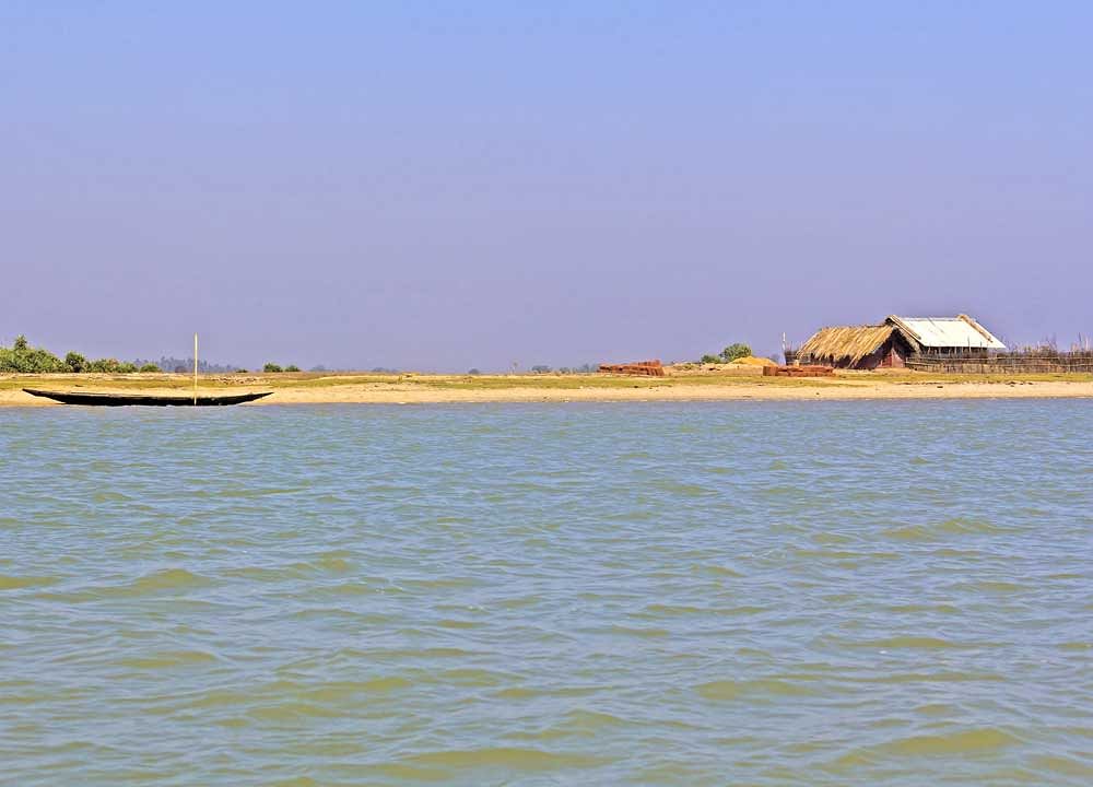 Main attraction: Chilika Lake, which is about 120 km away from Puri.