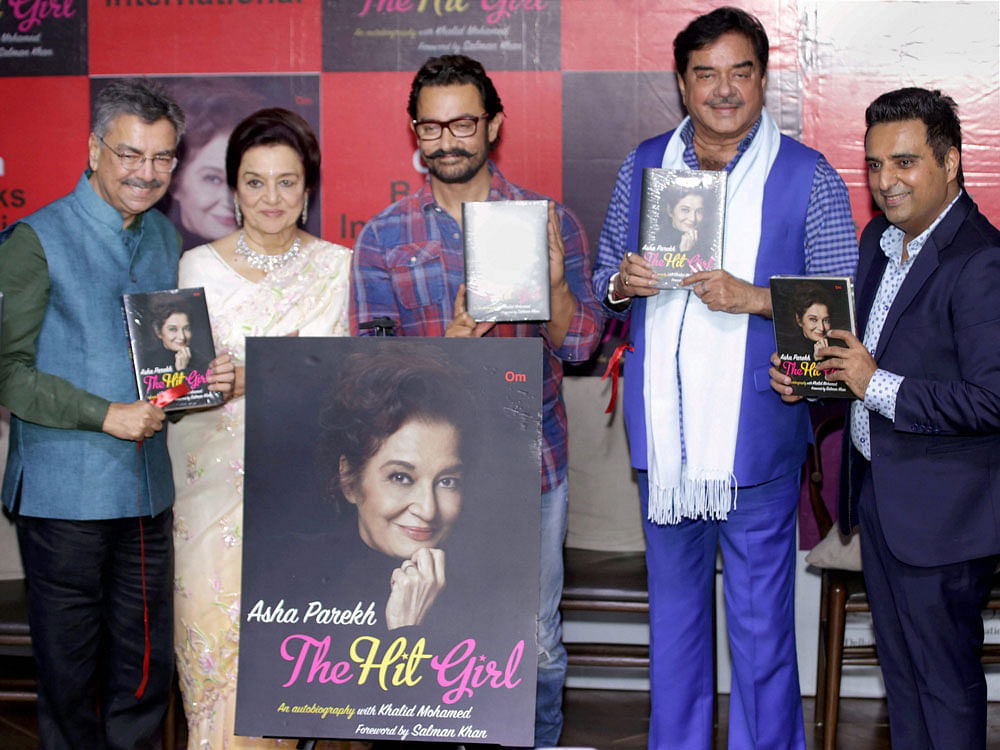 Asha Parekh at the launch of her book "The Hit Girl". Photo credit: PTI.