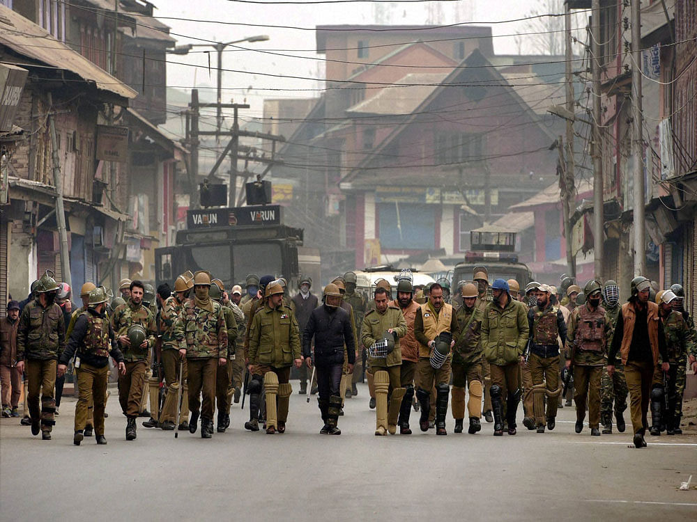 Reports said the Army, the Jammu and Kashmir police and other security forces have cordoned off 20 villages in southern Shopian to nab the militants. File photo