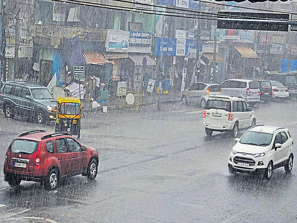Rain hits several districts; eight killed in lightning