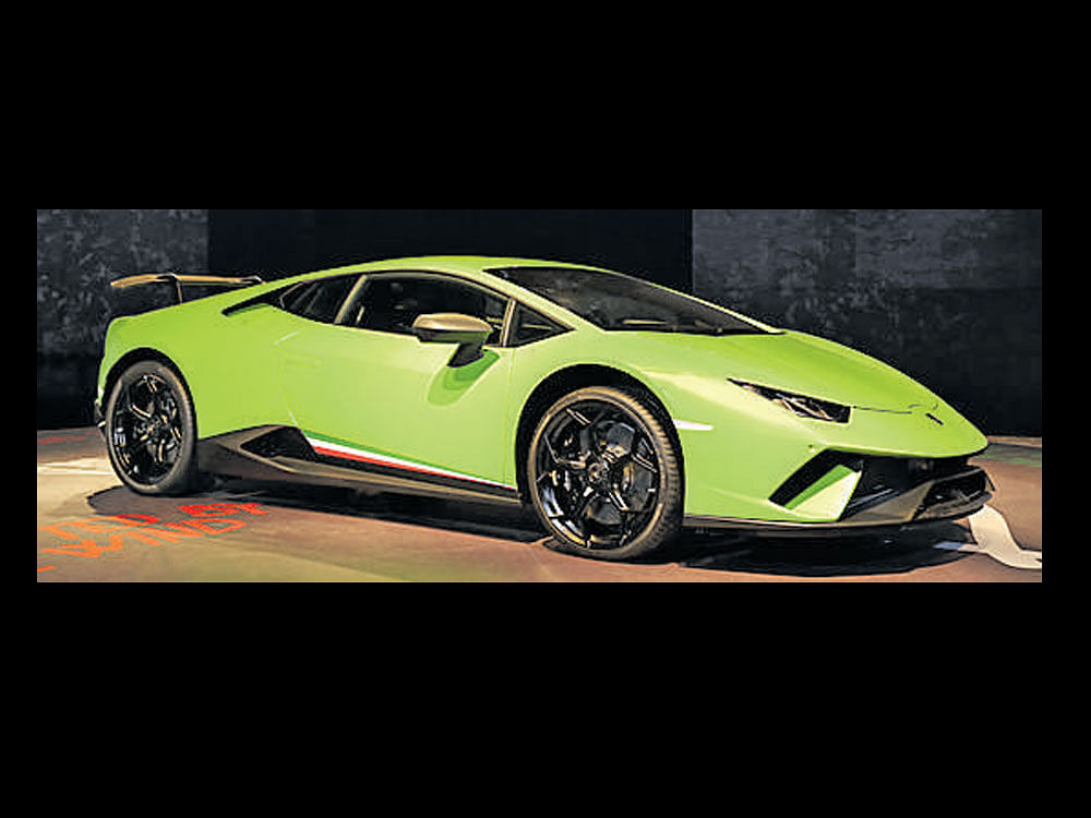 Lamborghini powers in Huracan Performante