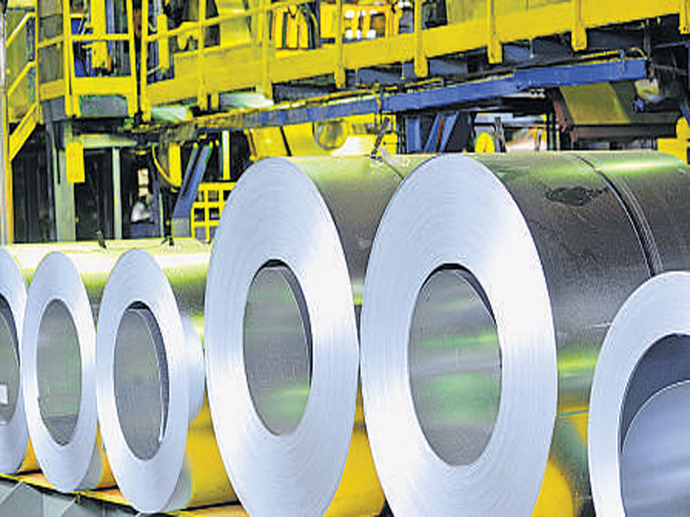 Tata Steel Q4 losses halve to Rs 1,168 cr