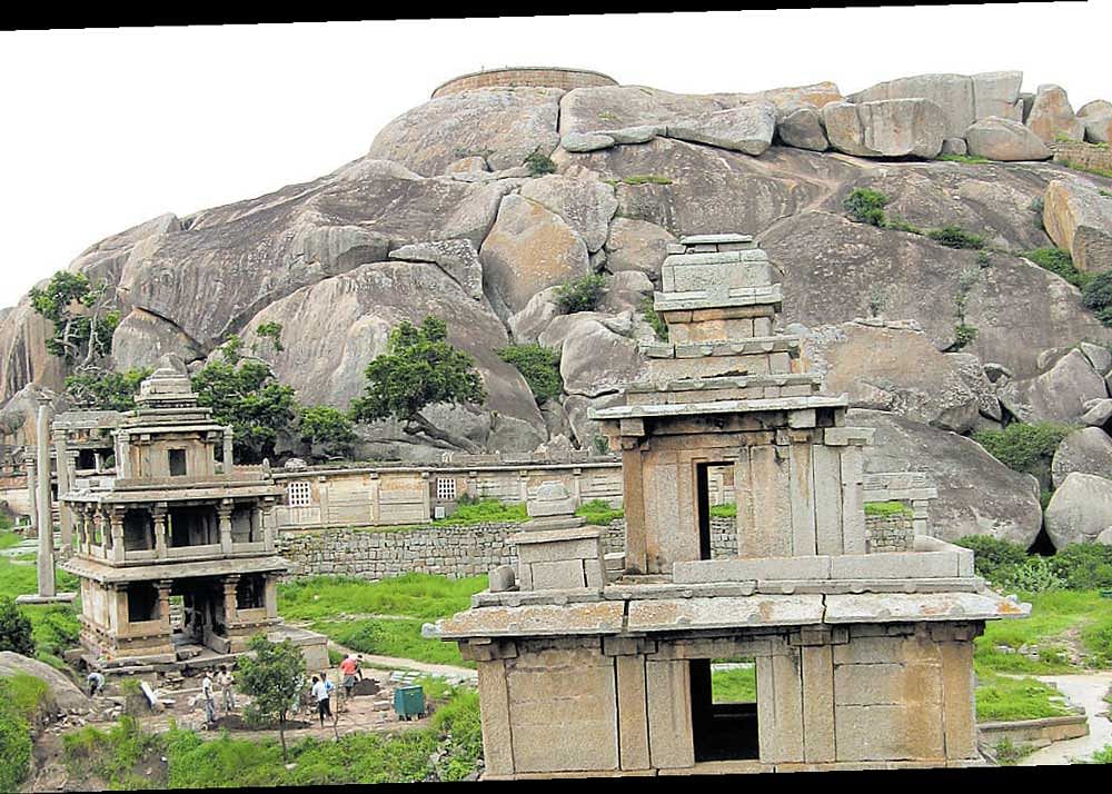 Temples inside the fort at  Chitradurga.