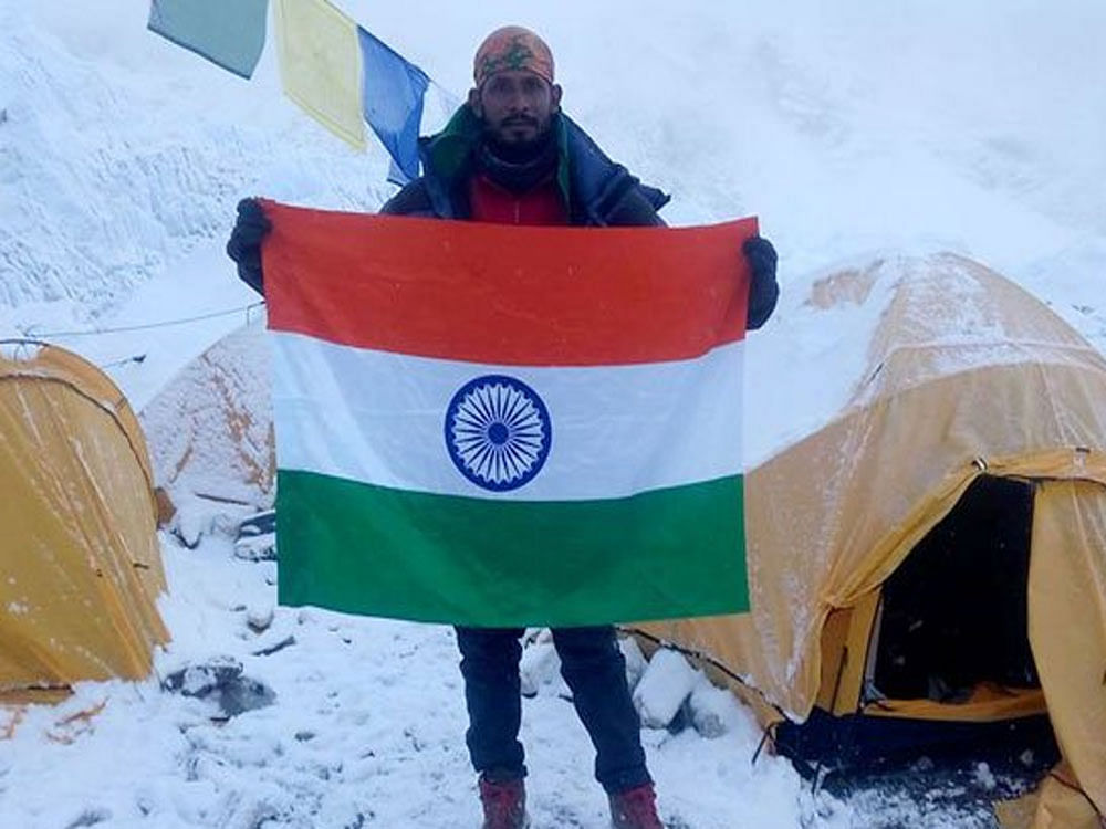 Ravi Kumar from Uttar Pradesh's Moradabad fell from the 8,200 metre altitude, which is popularly known as Balcony, and died, said Dinesh Bhattarai, Director General of Department of Tourism. Image courtesy Facebook.