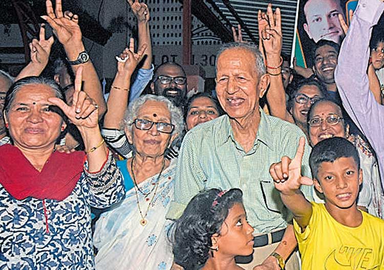 Leo Varadkar's family celebrates in Mumbai.