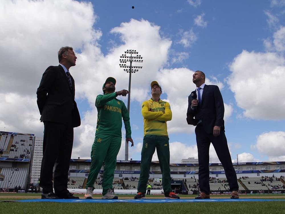 South Africa won the toss and elected to bat first against Pakistan. Image courtesy Twitter