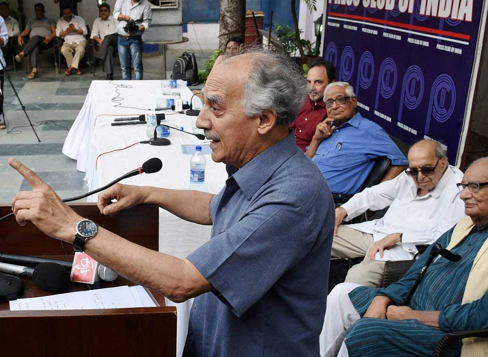 Veteran journalist and former Union Minister, Arun Shourie addresses a protest meeting at Press Club of India in New Delhi on Friday against the CBI raids on news channel NDTV in an alleged financial fraud case. PTI Photo