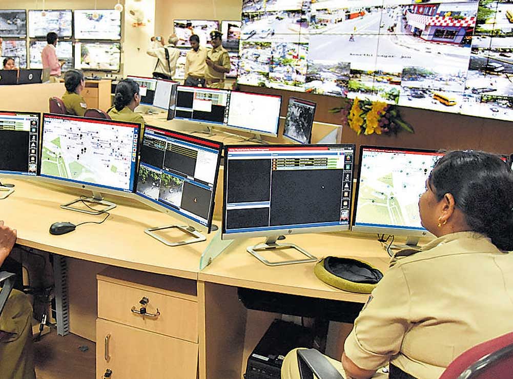 A view of the state-of-the-art command centre that houses the 'Namma 100' emergency response service.  dh photo/ B K Janardhan
