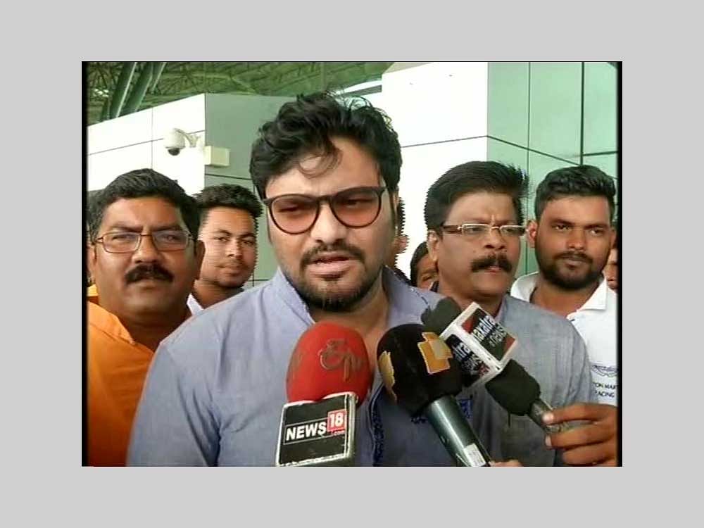 Babul Supriyo ridiculed the BJD over the incidence of egg hurling at him, saying he'd make omelets as he is a non-vegetarian. photo credit: twitter.