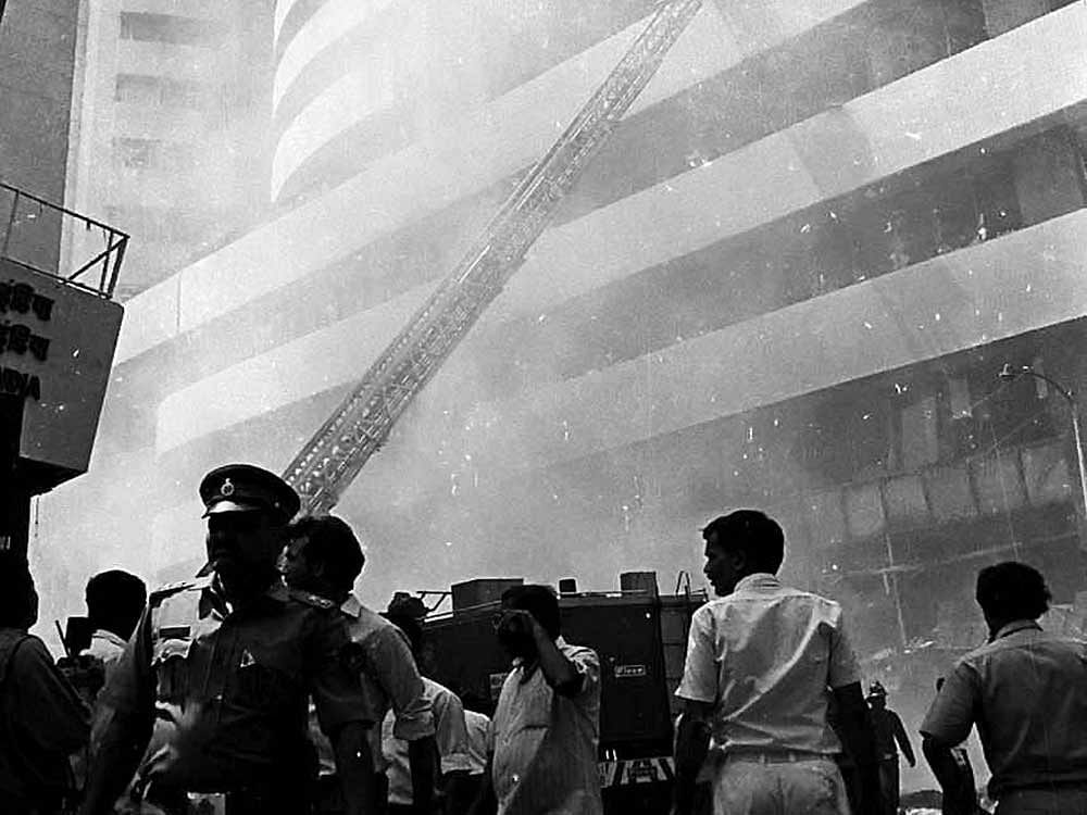 A series of 13 blasts in quick succession ripped through various locations of India's financial capital on March 12, 1993 and the suburbs killing 257 people and injuring around 700. DH file photo.