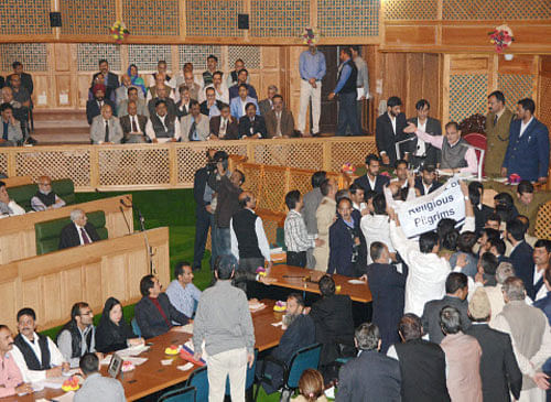 The NC leaders shouted slogans against the government and blocked entry to the civil secretariat and the assembly. File photo
