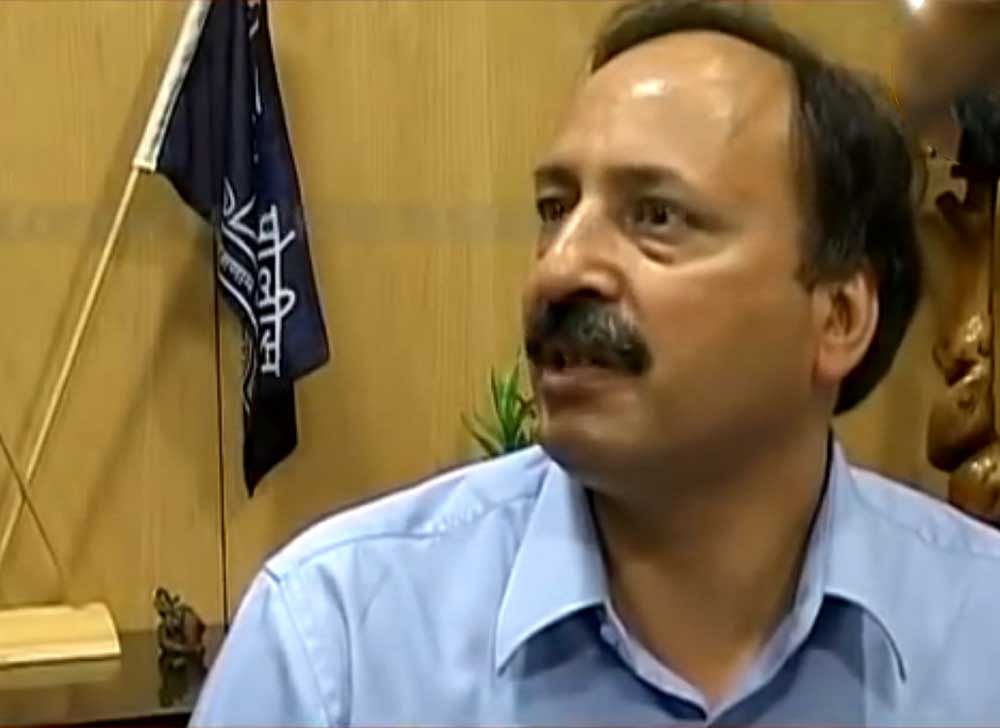 An application filed under Right to Information Act (RTI) filed by veteran activist Anil Galgali, led to this shocking bit of information that Karkare's bullet-proof jacket was dumped in a dustbin.