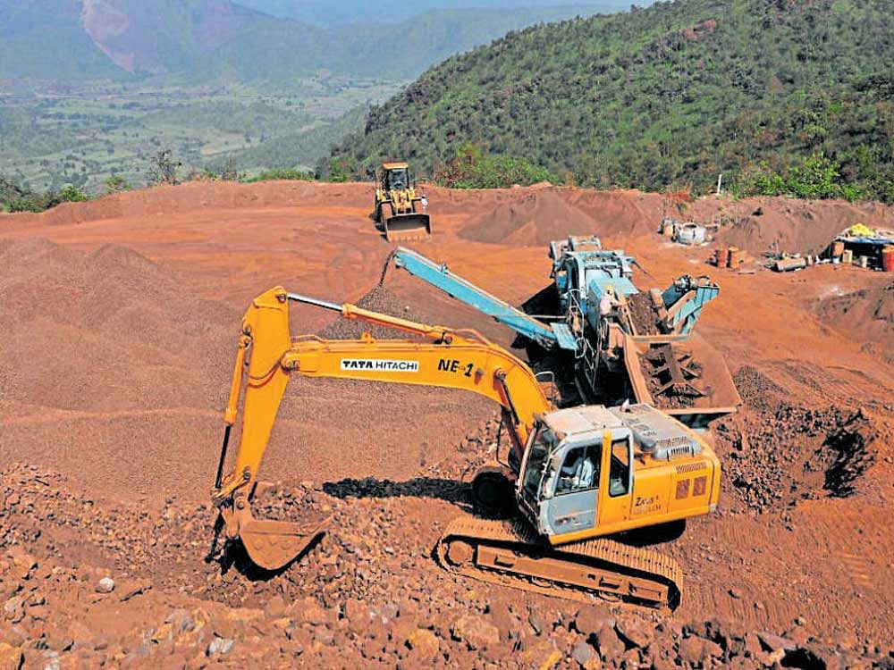 In September 2012, the government had set up the SIT to probe cases of illegal mining and export of less than 50,000 MT of iron ore. Based on the charge sheets filed by the SIT, which has details of quantity of iron ore illegally mined and exported, the DMG issued recovery notices. DH&#8200;file photo