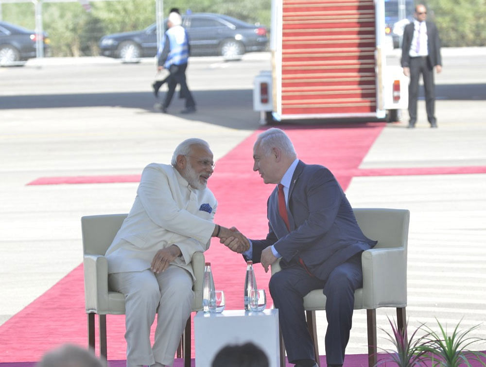 Narendra Modi was received by Benjamin Netanyahu personally during his arrival at Israel. Photo credit: twitter/IsraeliPM