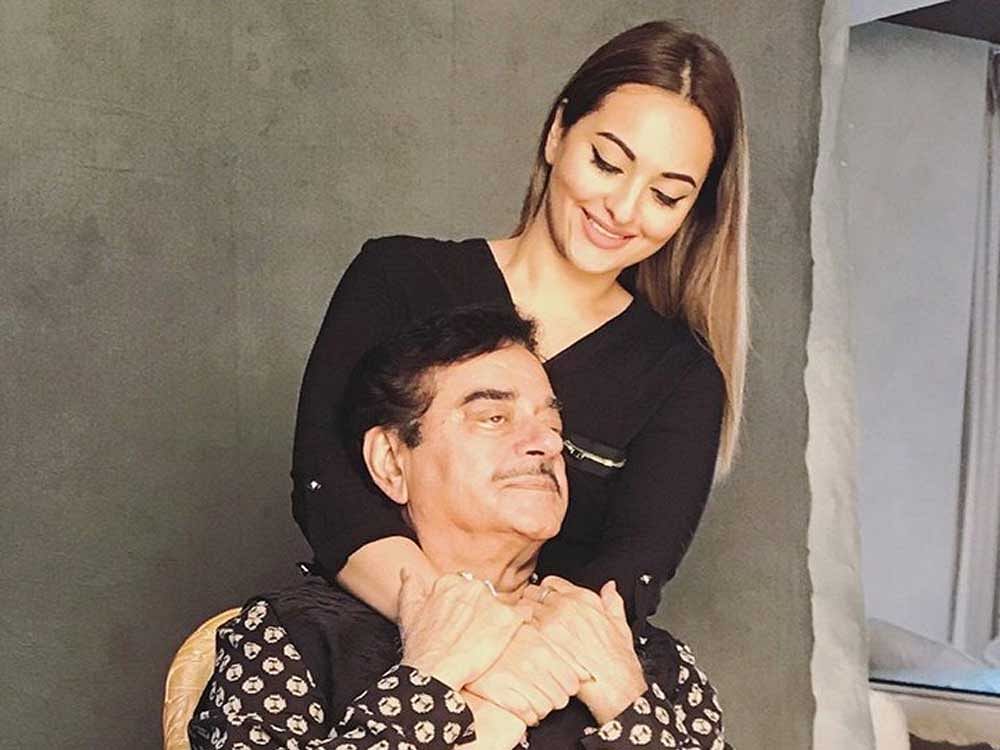 Sonakshi took to Twitter to share a photograph with her father after shooting a video in support of the project. Twitter